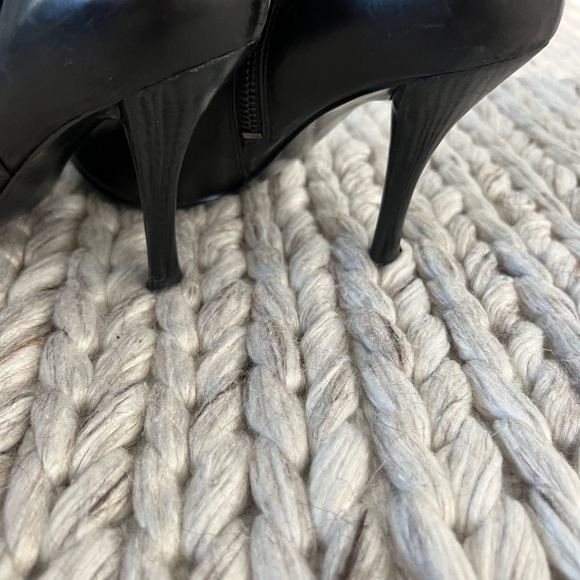 Nine West black leather booties size 7 - Picture 4 of 6